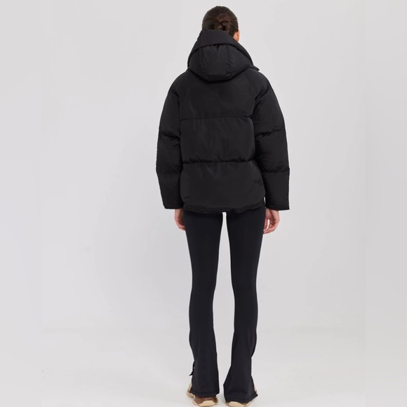 NWT Revolve Toast Society Pluto Puffer Jacket - Picture 7 of 13